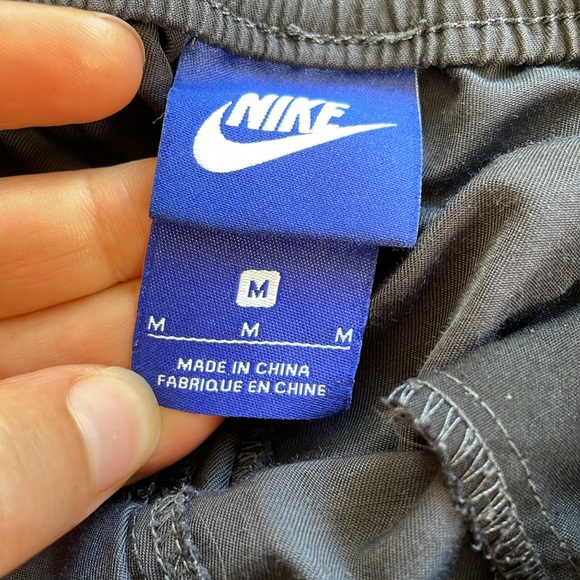 Nike men’s medium elastic drawstring cotton blend shorts - Picture 2 of 7